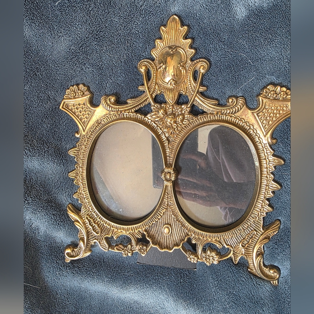 Vintage Victorian Style Brass Ornate Easel Double Picture Frame